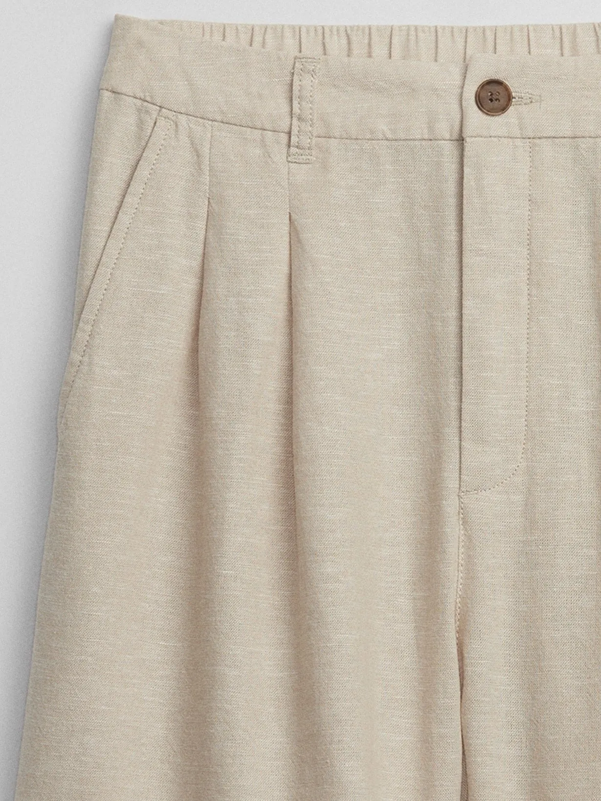 5" High Rise Pleated Linen Shorts with Washwell