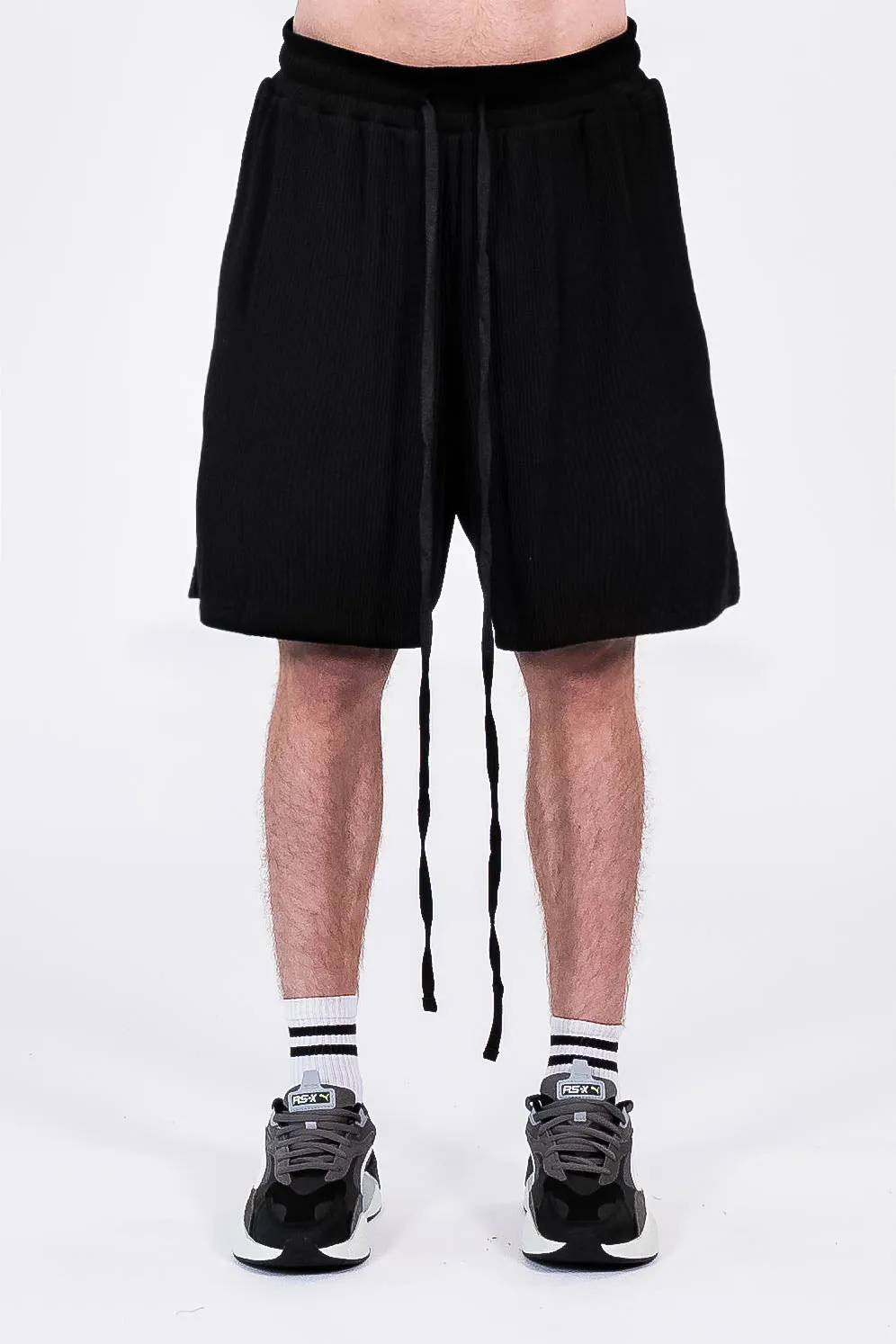 BLACK PLISSEE SHORTS