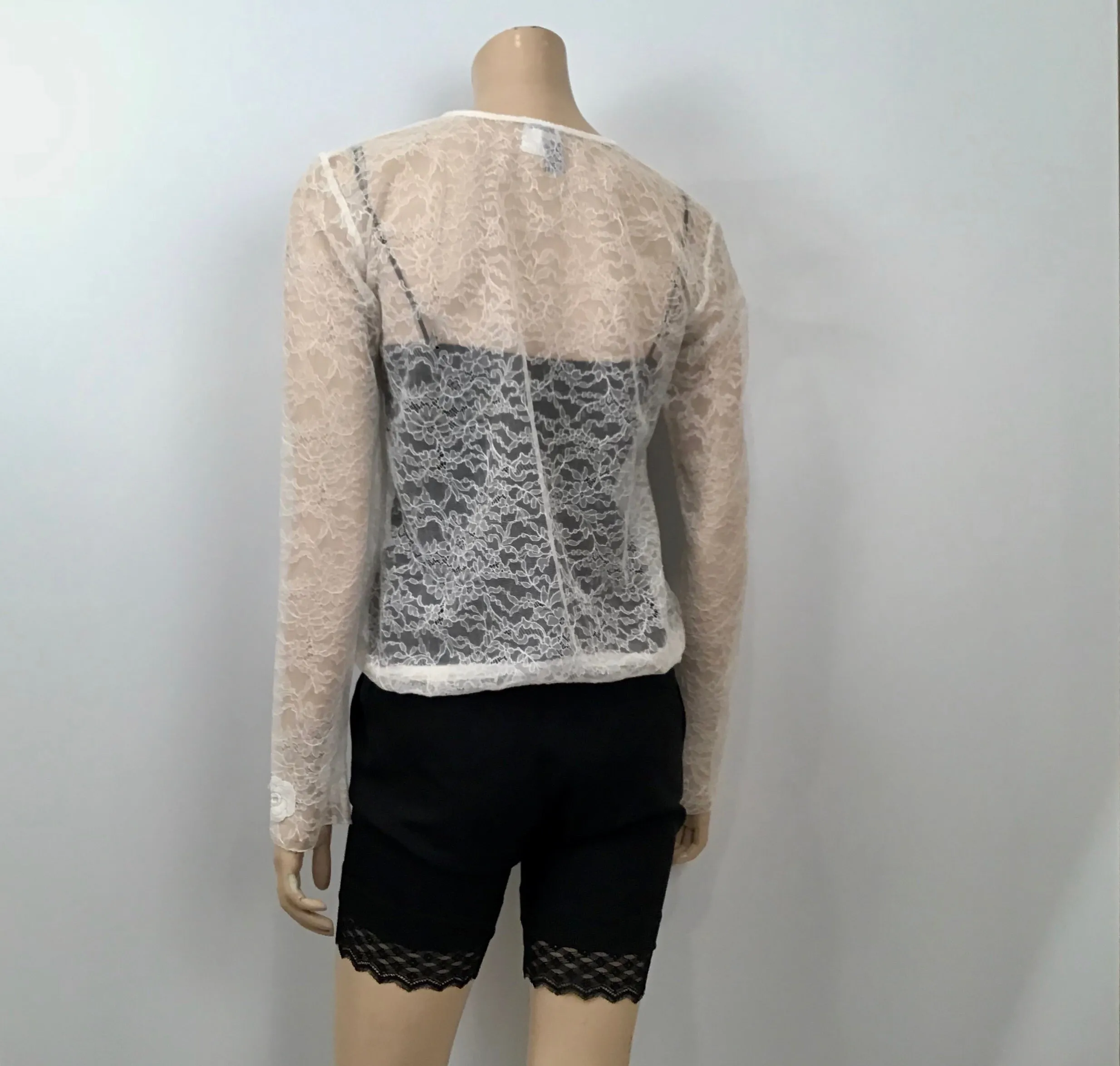 Chanel Lace Pullover Blouse - Fall 2004 Collection - Size FR 40 US 4/6