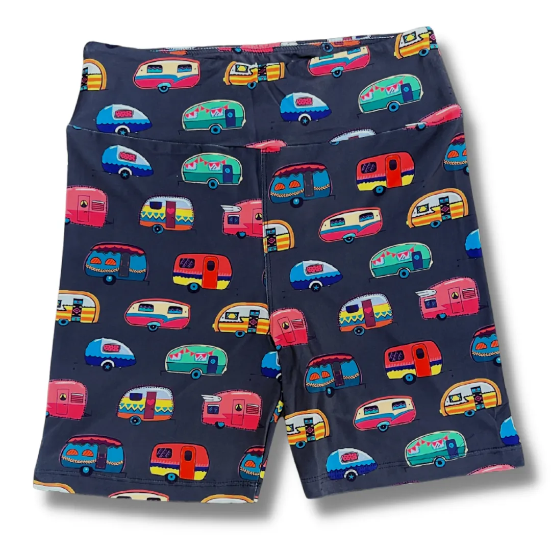 Happy Camper in Biker-Slip Shorts 6"