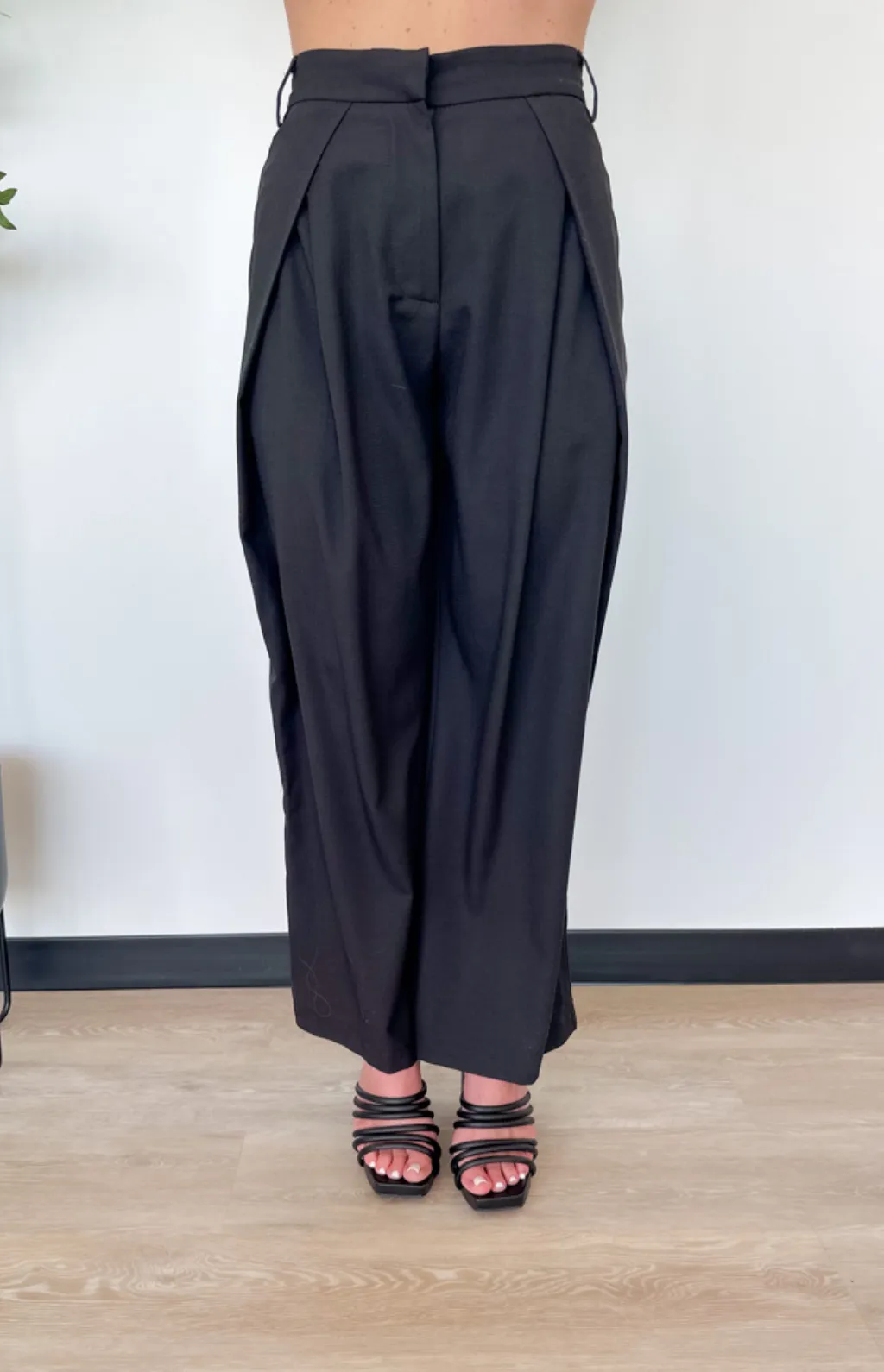 Lea Black Wide Leg Trousers