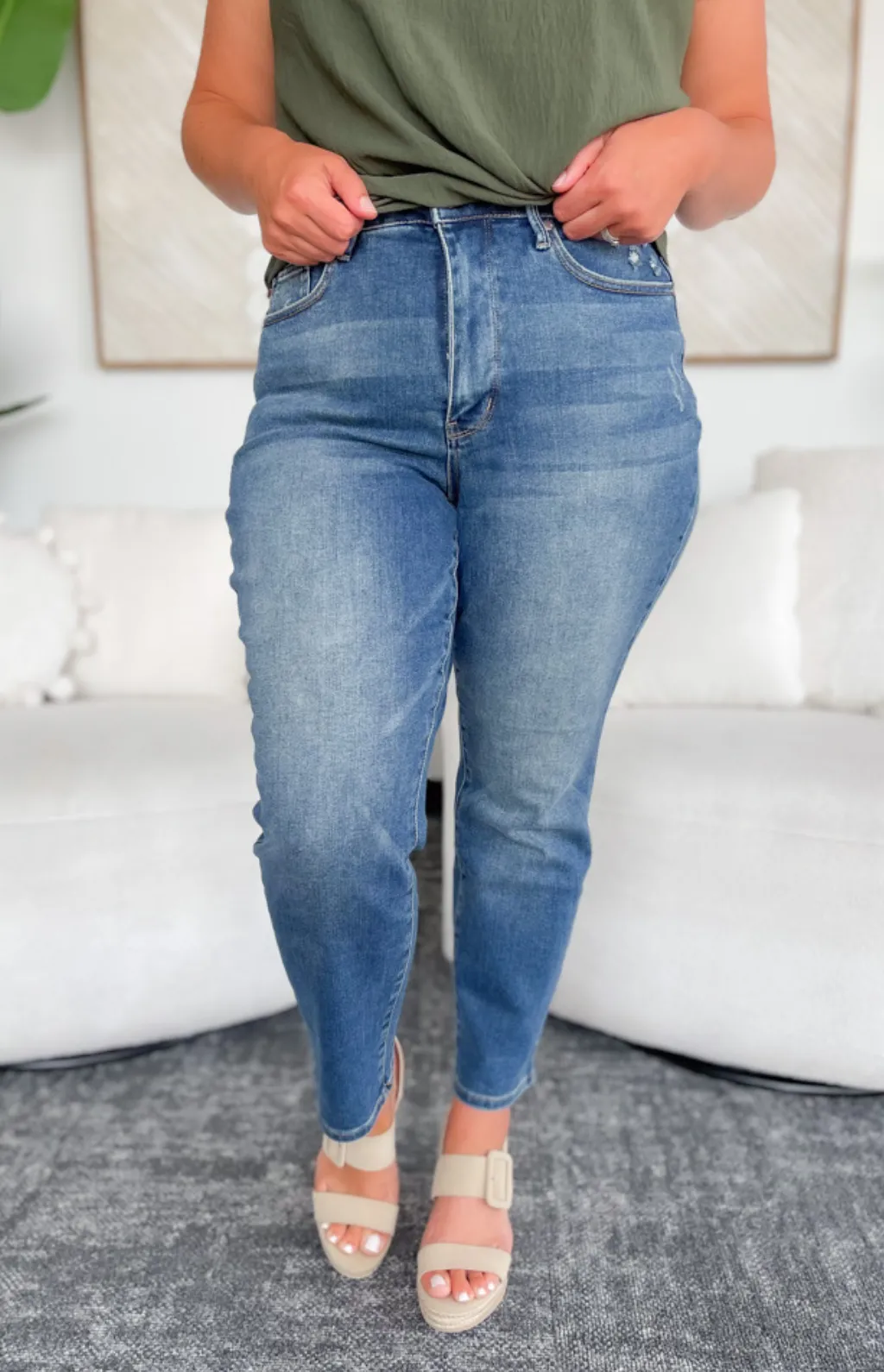 Linda High Rise Slim Fit Judy Blue Jeans-Curvy